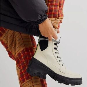 SOREL Brex Lace-up Waterproof Boot - Size 6 [Fits large, Recommend to size down]